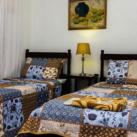 Lola Itang Pension House Tiniguiban Kültér fotó