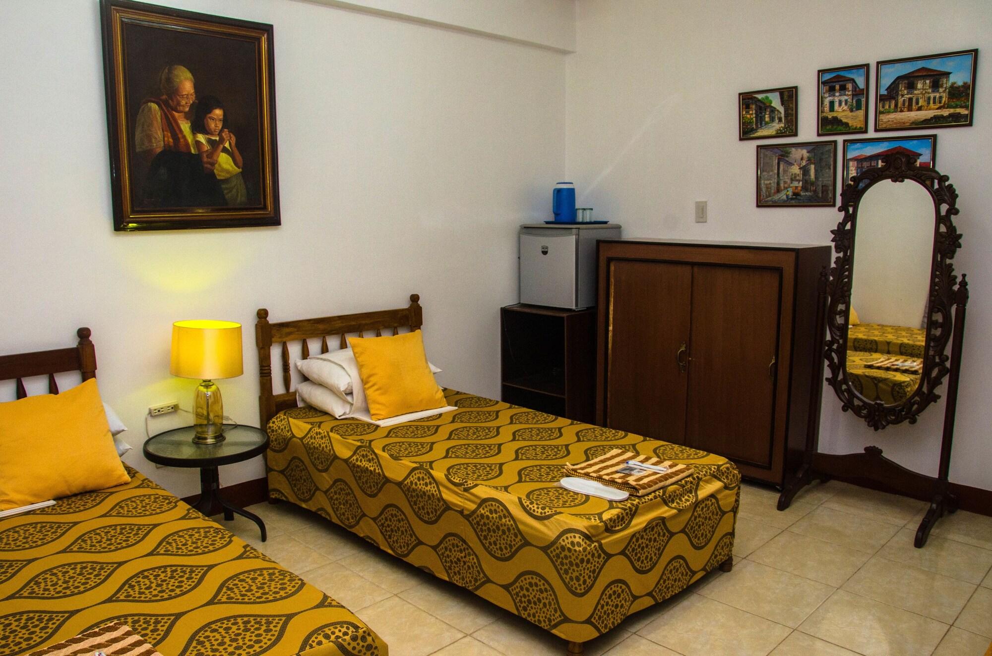 Lola Itang Pension House Tiniguiban Kültér fotó