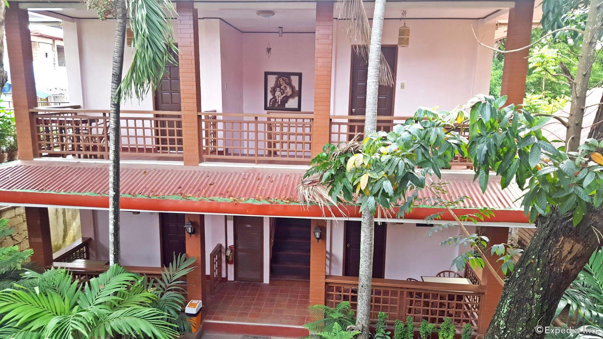 Lola Itang Pension House Tiniguiban Kültér fotó