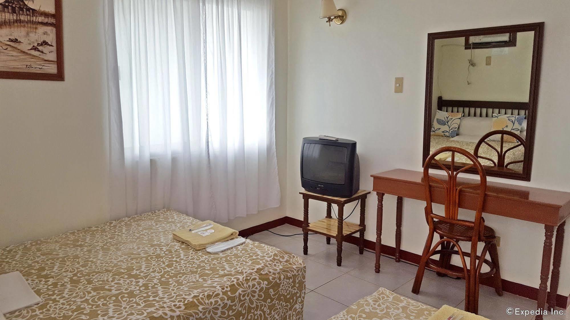 Lola Itang Pension House Tiniguiban Kültér fotó