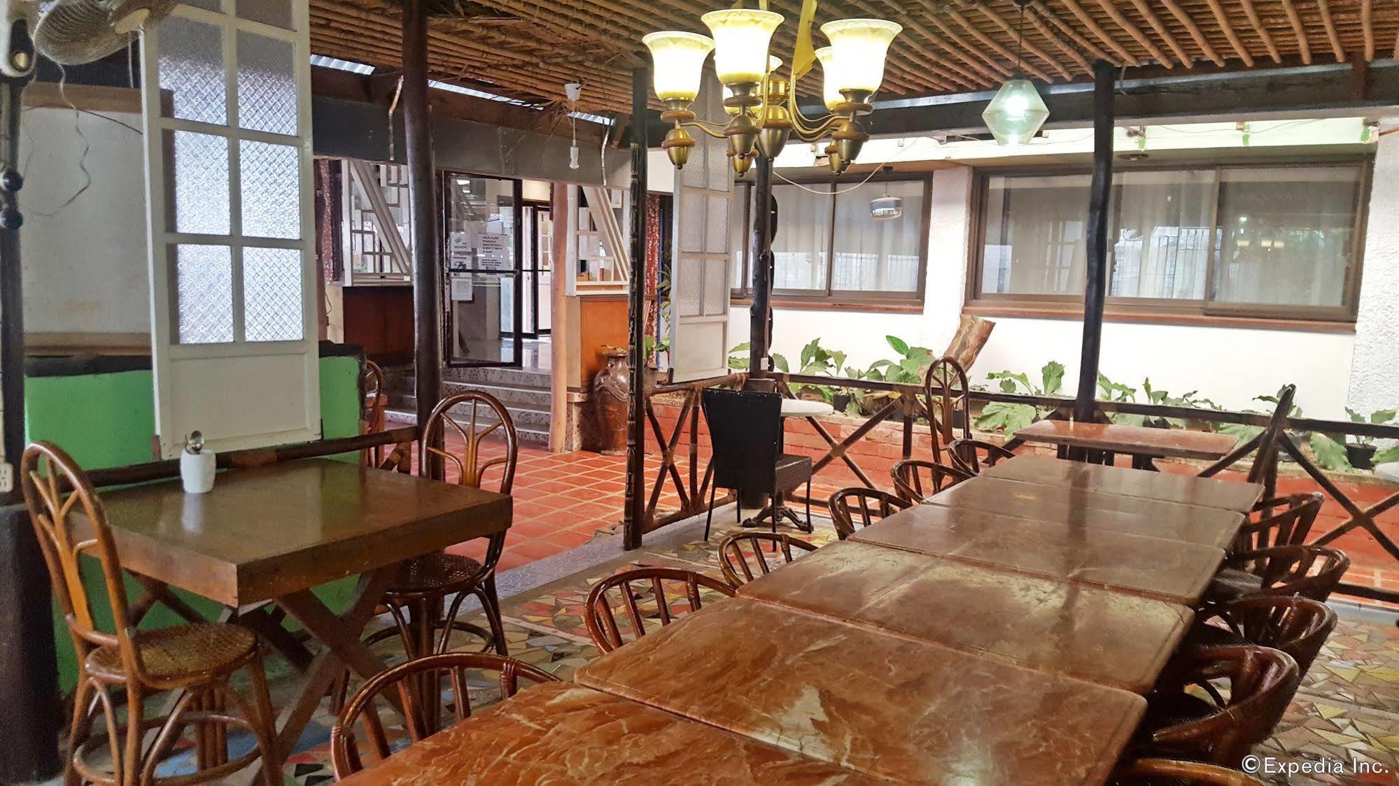 Lola Itang Pension House Tiniguiban Kültér fotó
