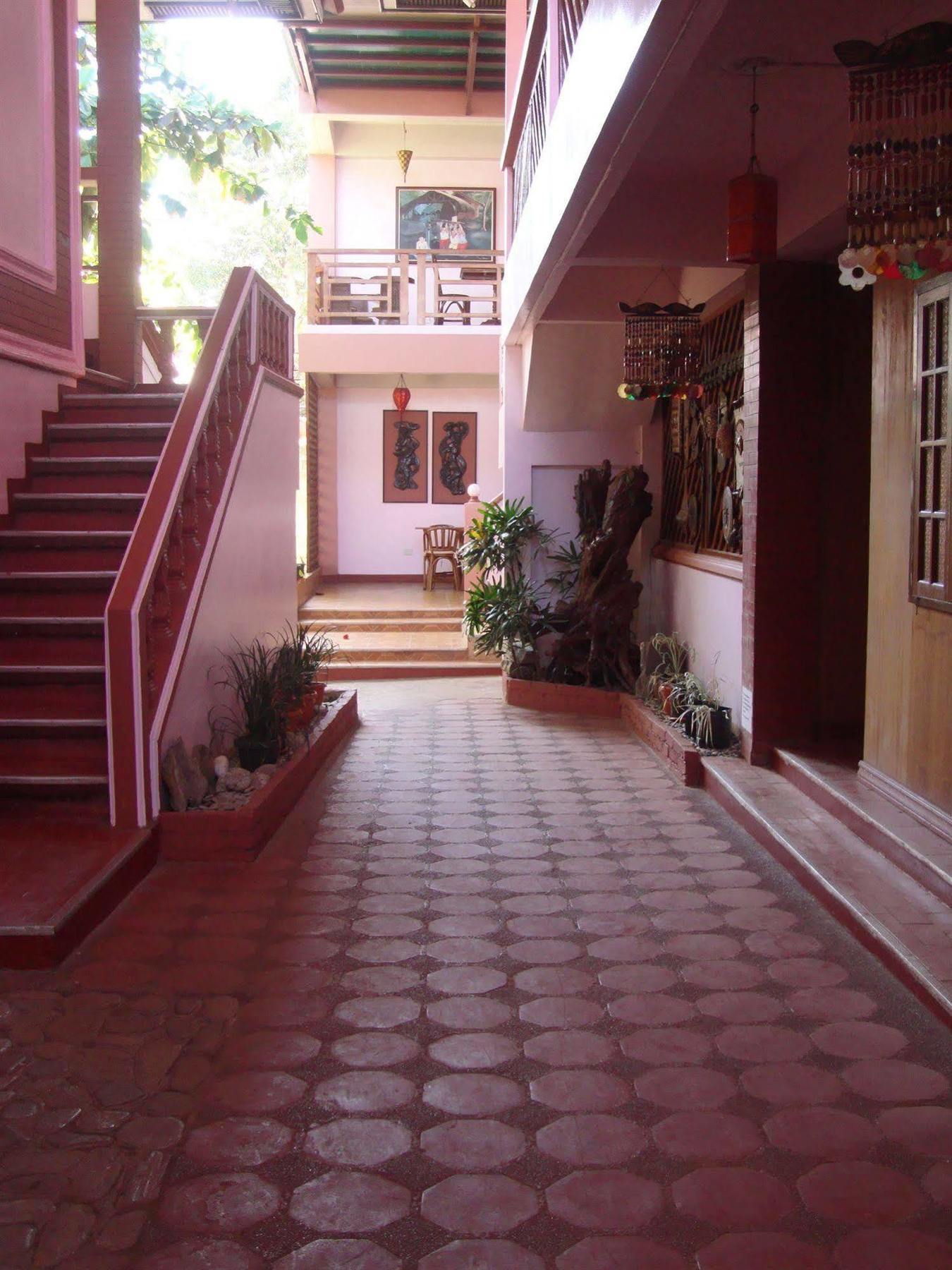 Lola Itang Pension House Tiniguiban Kültér fotó