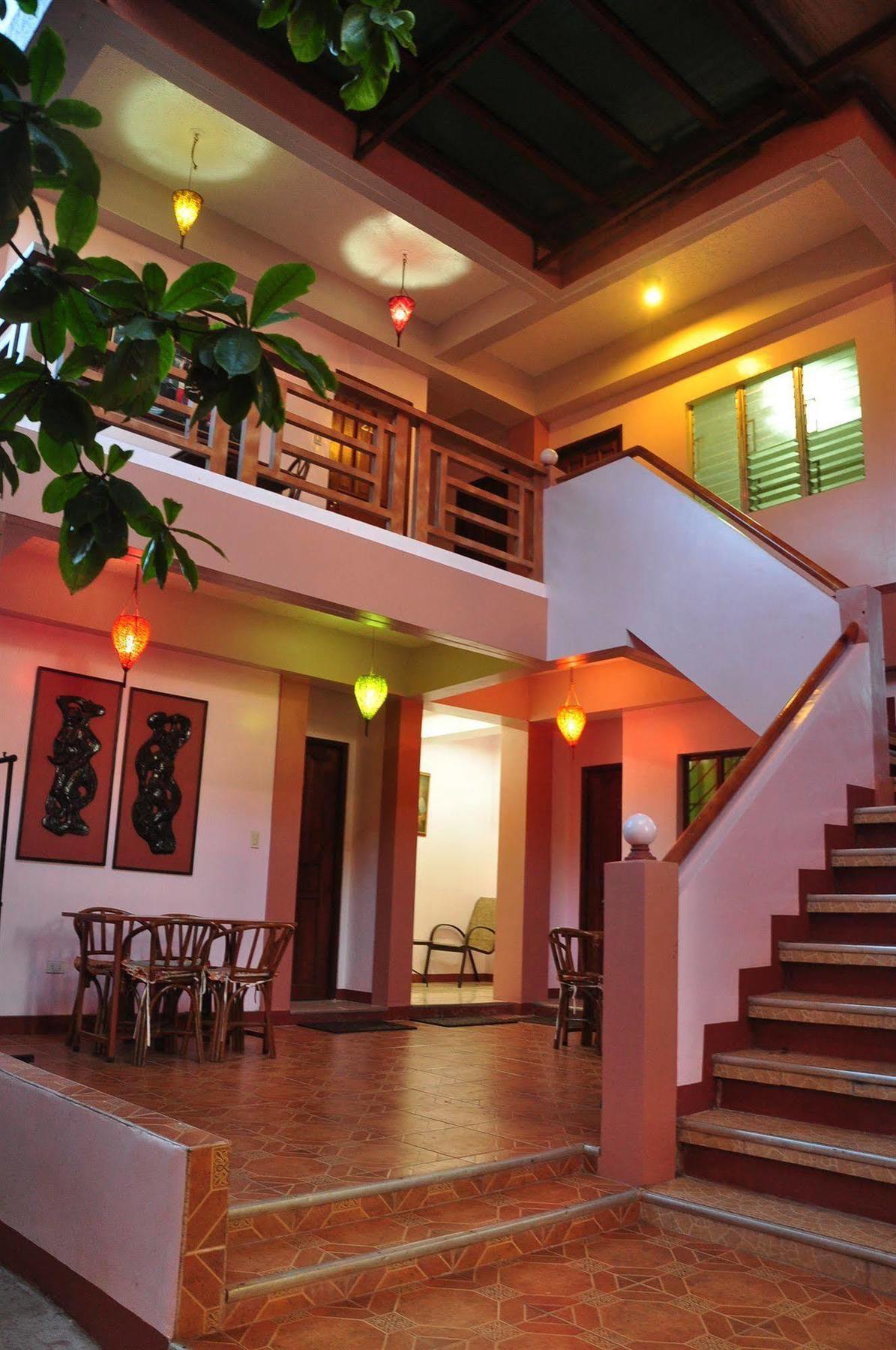Lola Itang Pension House Tiniguiban Kültér fotó