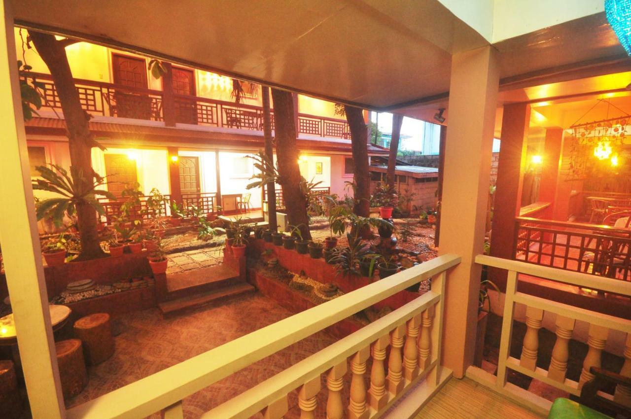 Lola Itang Pension House Tiniguiban Kültér fotó