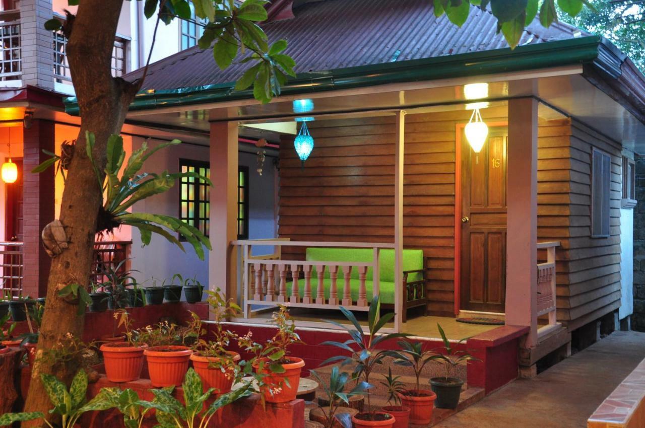 Lola Itang Pension House Tiniguiban Kültér fotó