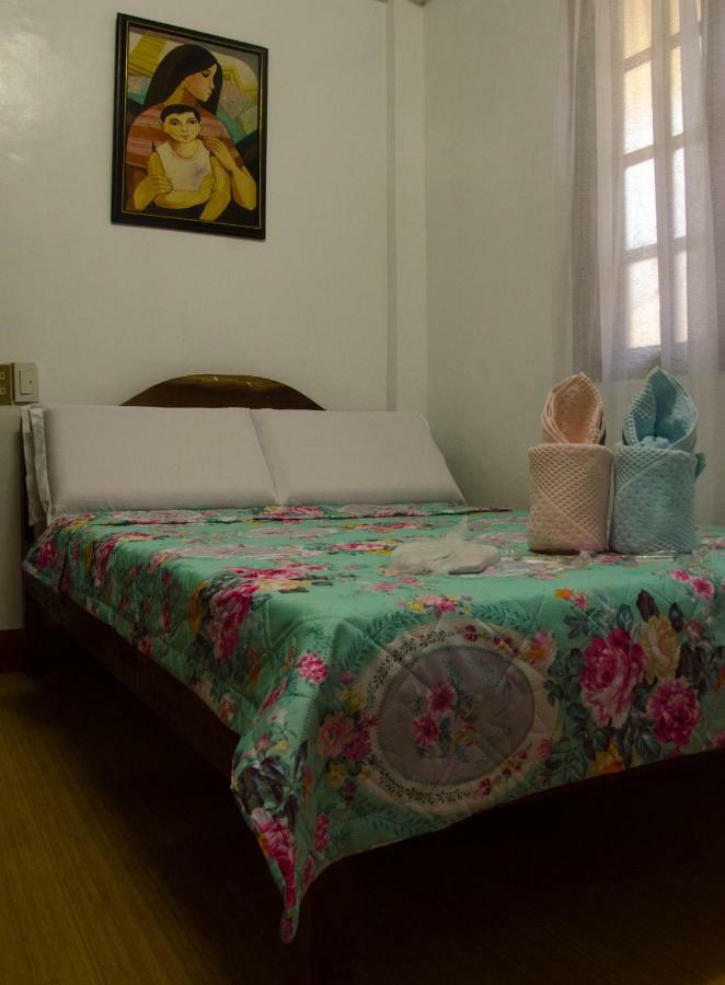 Lola Itang Pension House Tiniguiban Kültér fotó